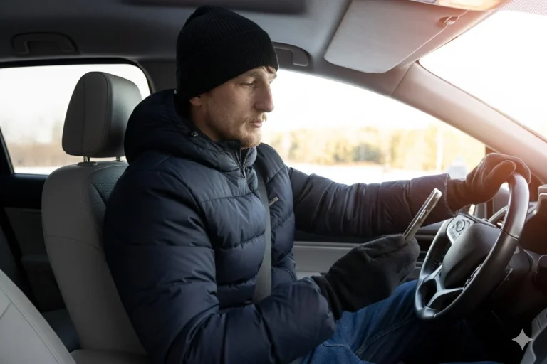 Tu seguro de coche te timan con esta cláusula oculta: anúlalo ya