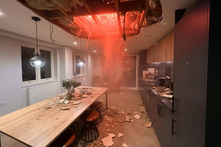 Cuando la ficción se cuela en casa; el influencer Hugo Calafer recrea Stranger Things y causa alarma