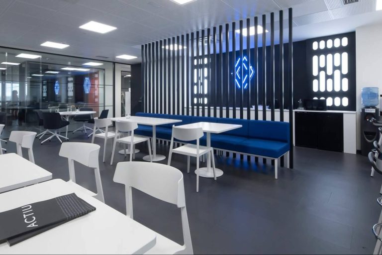 La especialización en mobiliario de oficina ergonómico sitúa a Spacio como referente en proyectos integrales