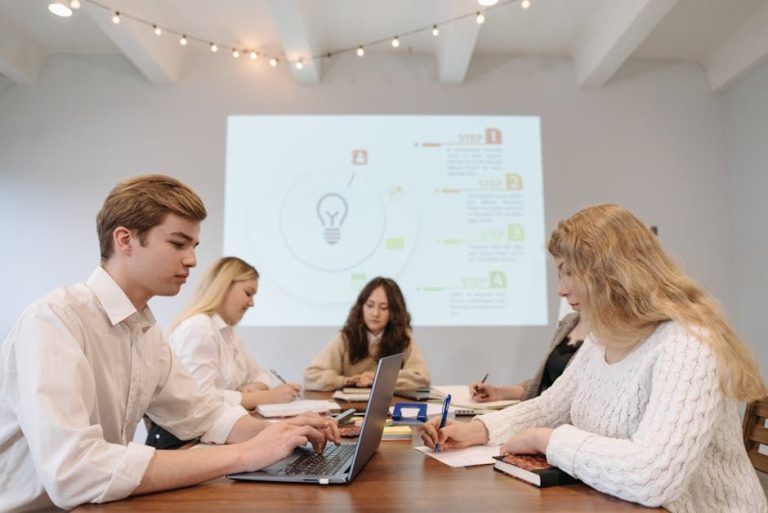 Casi 6 de cada 10 jóvenes piensan en buscar un nuevo empleo en los próximos meses