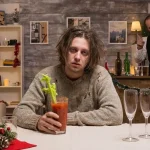 ¿La resaca no te deja después de una noche de copas? Andy Sánchez (28), bartender profesional, comparte 5 batidos que son mejor que Bloody Mary