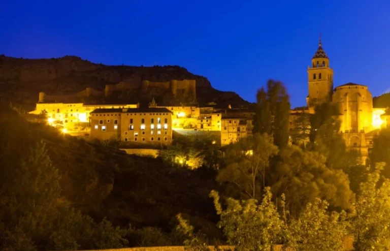 El barrio de Granada que debes recorrer con calma para descubrir su verdadera esencia