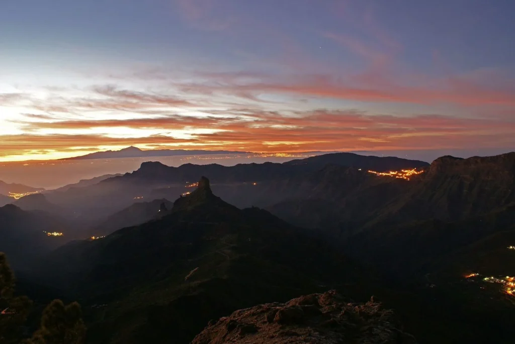 Tejeda, el corazón volcánico que se ilumina desde Gran Canaria