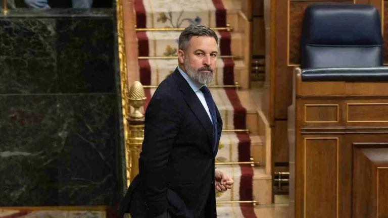 Vox suma frentes abiertos: Trump, Revuelta y la mujer de Abascal