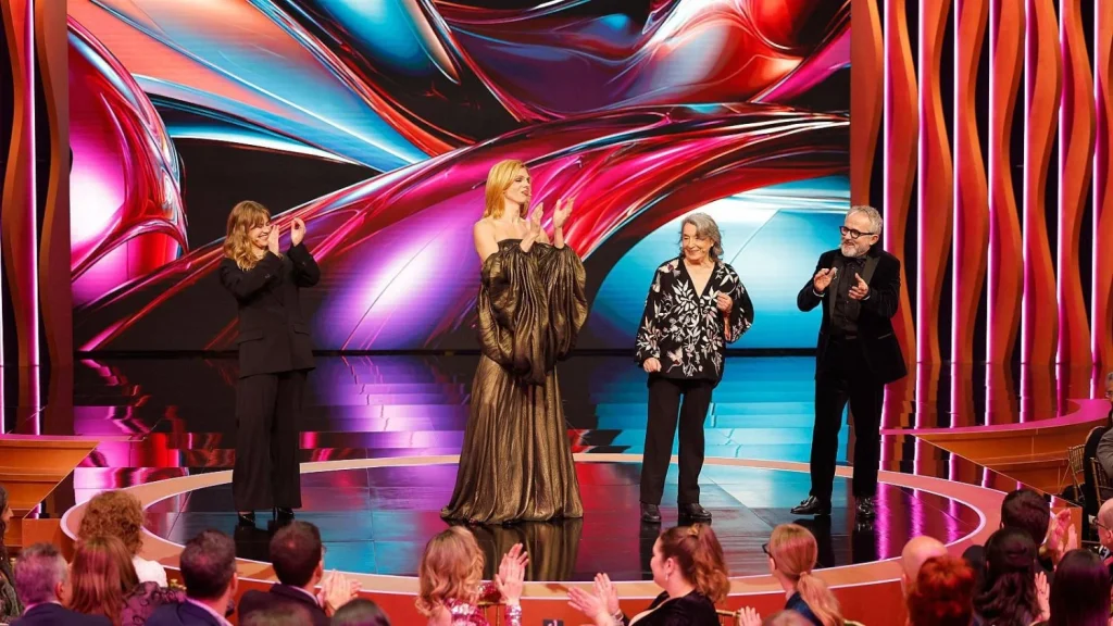 El frío gallego también quiso su protagonismo en Los Premios Feroz