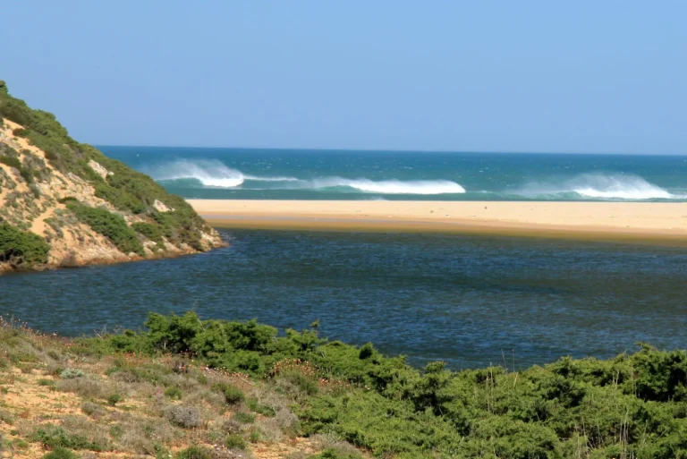 El rincón de Portugal a dos horas en coche de la frontera donde los españoles están comprando casa antes de que explote