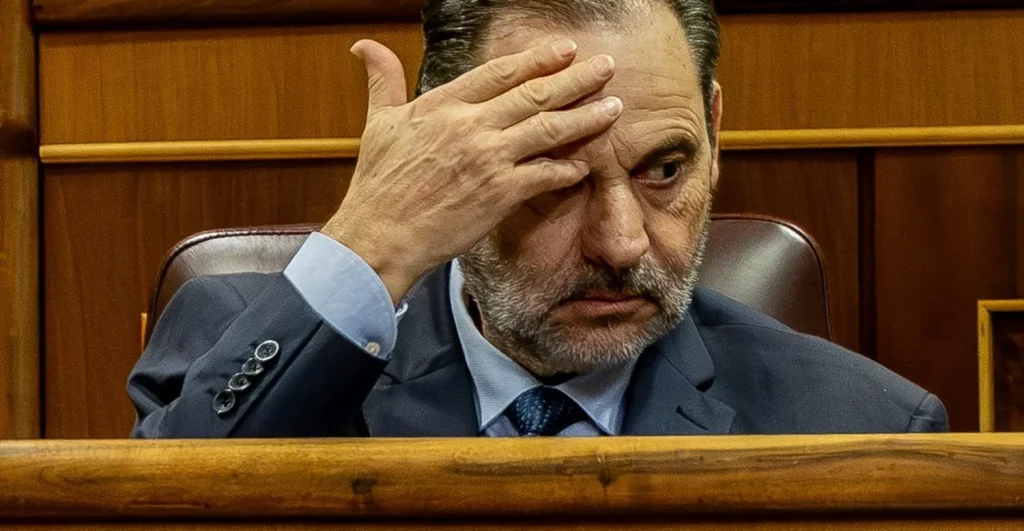 El diputado José Luis Ábalos durante una sesión plenaria en el Congreso de los Diputados, a 21 de octubre de 2025, en Madrid (Fuente: Agencias).