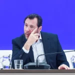 ‘Datos, no relatos’: la táctica de Sánchez para salvar a Óscar Puente tras Adamuz