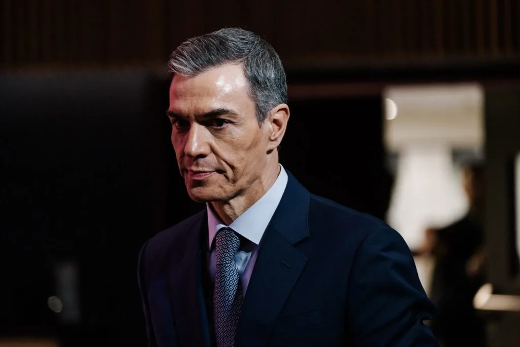 El Partido Popular denuncia el "vacío moral" de Sánchez tras la tragedia de Adamuz 2 Moncloa El presidente del Gobierno, Pedro Sánchez, durante la Conferencia de Embajadores y Embajadoras de España acreditados en el exterior, en el Ministerio de Asuntos Exteriores, Unión Europea y Cooperación, a 8 de enero de 2026, en Madrid (Fuente: Agencias)