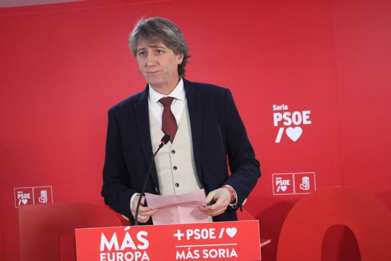 El PSOE ofrece sus escaños al PP en Castilla y León para evitar un pacto con Vox