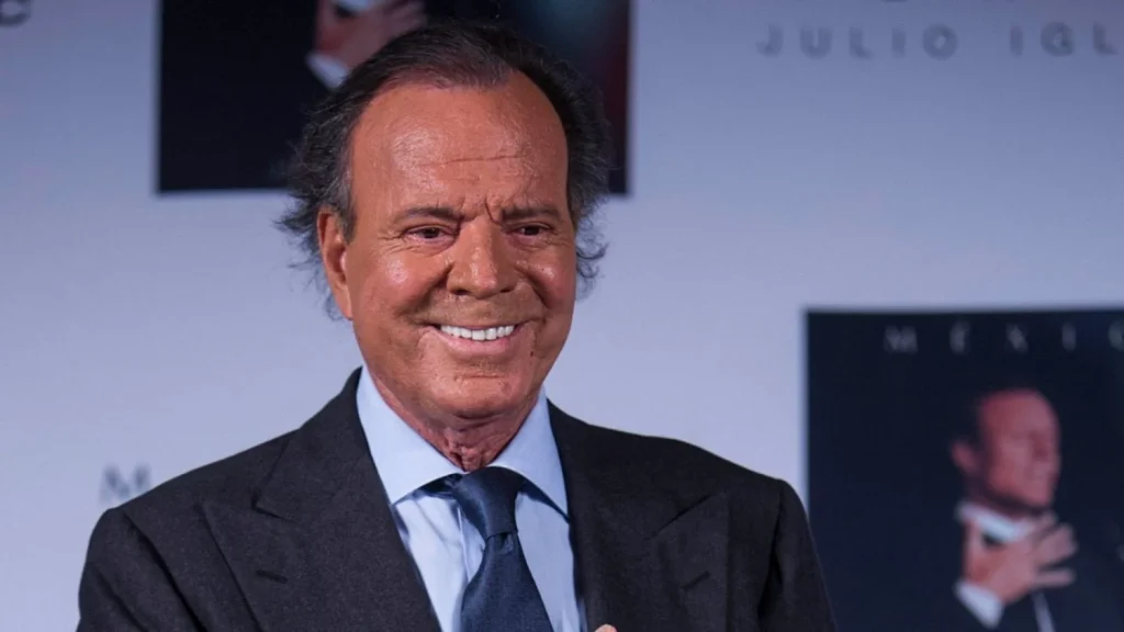 Julio Iglesias, omnipresente en la alfombra roja