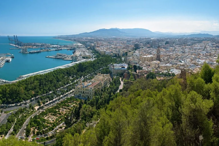 La ciudad española que se ha colado en el top 5 del mundo y que muchos siguen viendo solo como escala