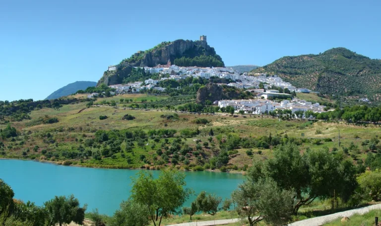 El pueblo blanco de Cádiz donde los alquileres de verano ya se cierran en enero