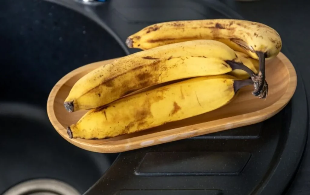 Las frutas que conviene consumir con moderación