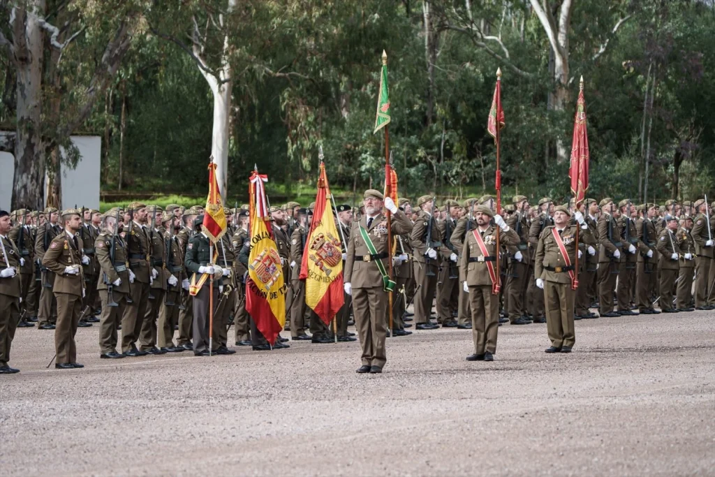 rey felipe vi asiste juramento bandera personal militares tropa ejercito Moncloa