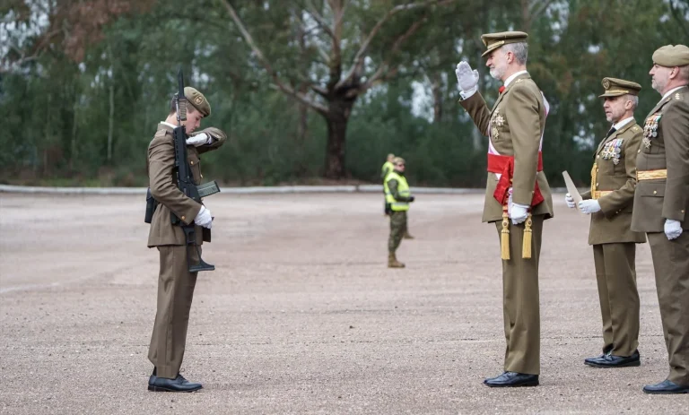 Castigan a los reclutas de la jura de bandera presidida por el Rey en Cáceres