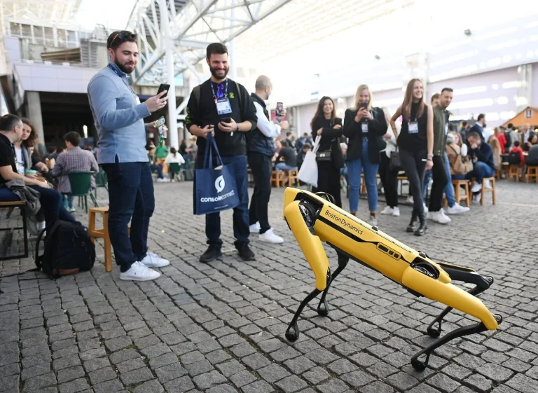 Los robots cuadrúpedos conquistaron las fábricas: hacen inspección, mantenimiento y vigilancia sin parar: 3 categorías de empleos que ya están siendo reemplazados