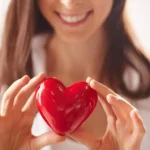 La hora a la que desayunas podría estar influyendo más de lo que crees en la salud de tu corazón, según un estudio