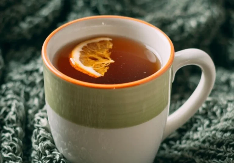 ¿El té caliente hidrata de verdad? Esto es lo que dicen los expertos