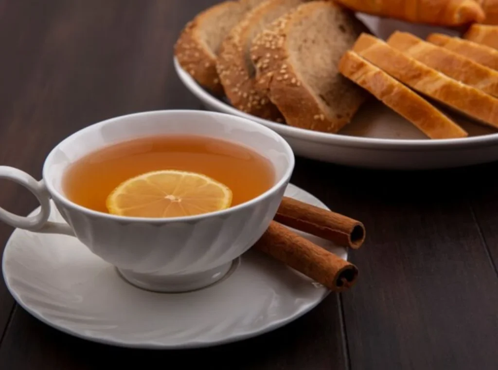 ¿El té caliente hidrata de verdad? Esto es lo que dicen los expertos 14 Moncloa Las bebidas calientes para la hidratación del cuerpo