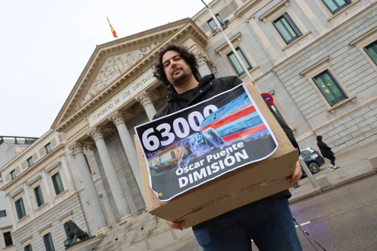 63.000 firmas en el Congreso piden la dimisión del ministro Óscar Puente
