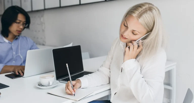 Los 11 mejores agentes de voz con IA para empresas en 2026