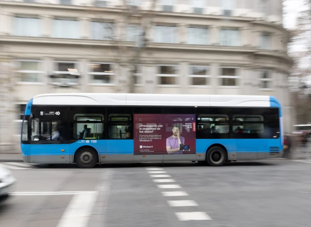 Autobús circula por las calles de Madrid tras la vuelta de los colegios (Fuente: Agencias)