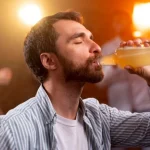 Ni una copa al día es segura: el riesgo del alcohol empieza antes de lo que crees