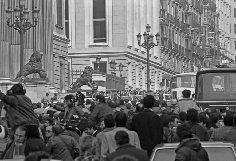 Las sombras del 23-F: el papel contradictorio del CESID en el golpe