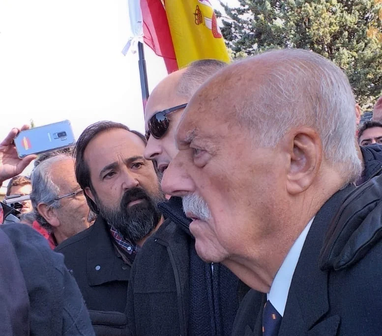 Las sombras del 23-F: el papel contradictorio del CESID en el golpe 2 Moncloa El golpista Antonio Tejero llega al cementerio de Mingorrubio para asistir a la inhumación de Franco (Fuente: Agencias)