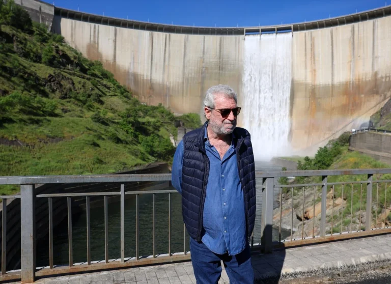 Miguel Ángel Rodríguez impone su autoridad frente a la rebelión de «Los Pocholos»