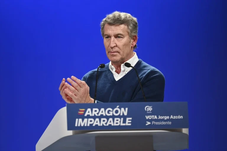 Mañueco recibe el respaldo de Feijóo en Castilla y León con la alargada sombra de Vox