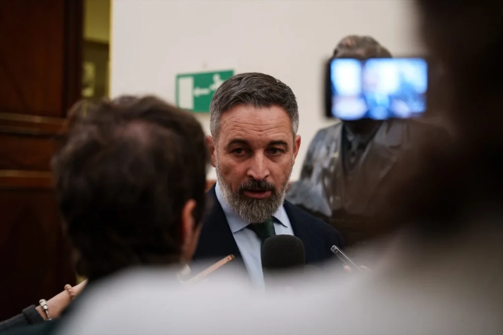 La izquierda española se enreda con la tela del burka y el nicab 2 Moncloa EuropaPress 7301134 presidente vox santiago abascal atiende medios sesion plenaria congreso Moncloa