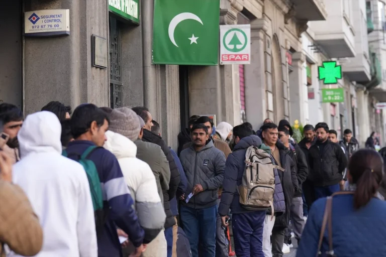 Dudas sobre la fiabilidad de los antecedentes penales extranjeros en la nueva regularización