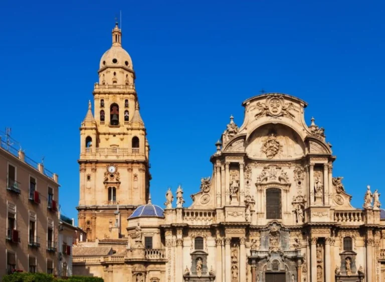 Este es el pueblo de Murcia con un casco histórico gigantesco y una ciudad perdida