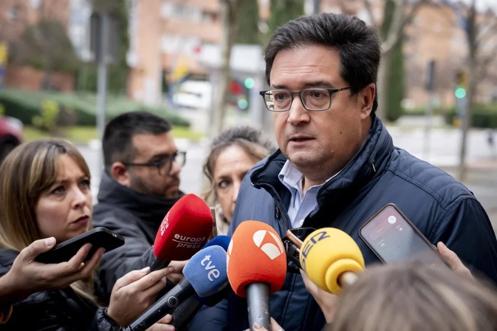 Las dudas sobre Óscar López crecen en el PSOE mientras avanza el 'Caso Leire' 2 Moncloa Oscar Lopez Moncloa