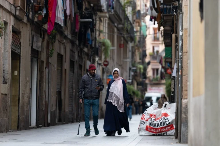 La izquierda española se enreda con la tela del burka y el nicab