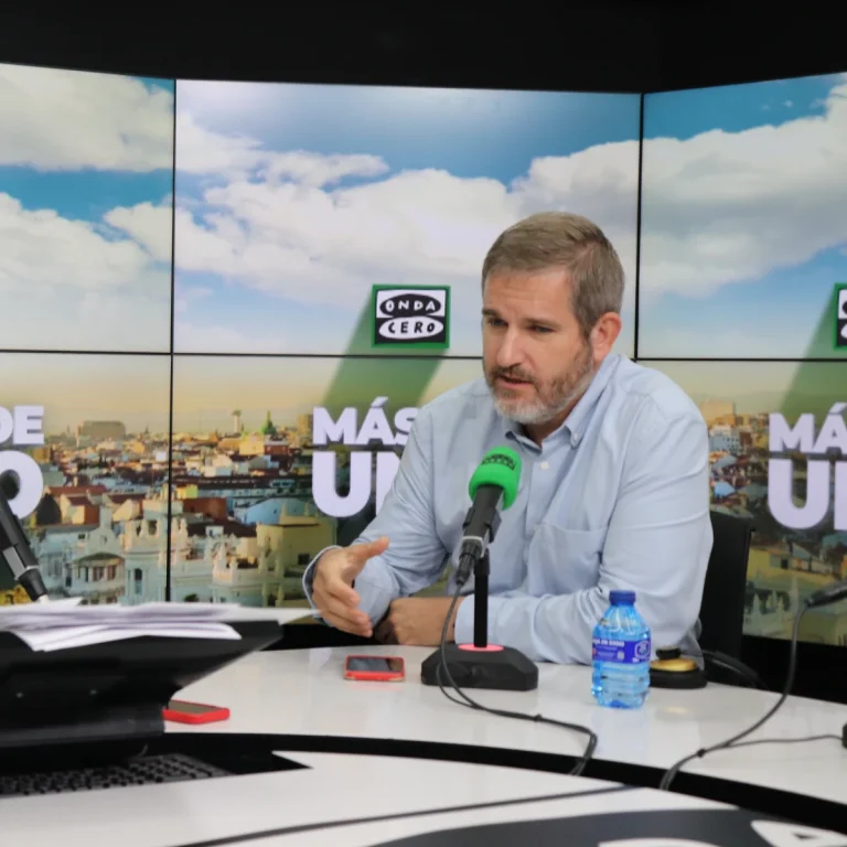 Prisa y Atresmedia miman a Ignacio Urquizu, respaldado por Felipe, Page y Lobato