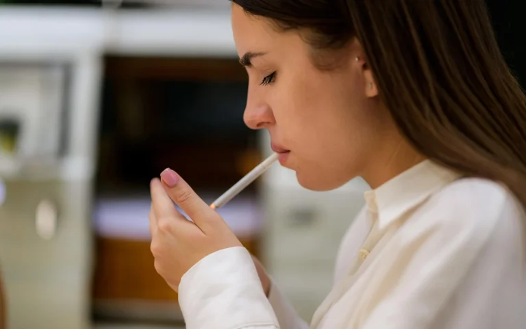 La esperanza para fumadores: Recigarum, el tratamiento financiado por Sanidad que rompe con la adicción en 25 días