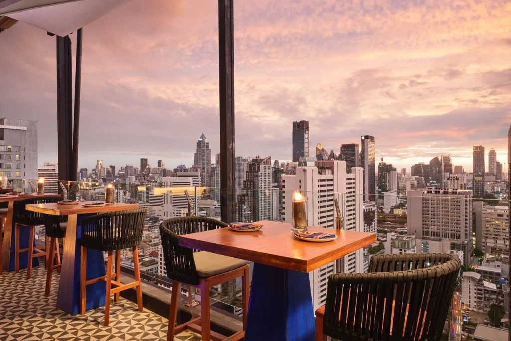 Los rooftops de Bangkok que debes visitar si viajas a la ciudad y quieres verla desde las alturas 2 Moncloa Above Eleven