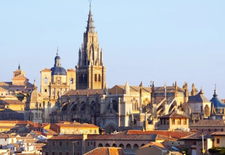 El pueblo blanco más bonito de Andalucía está en Málaga y parece sacado de una postal