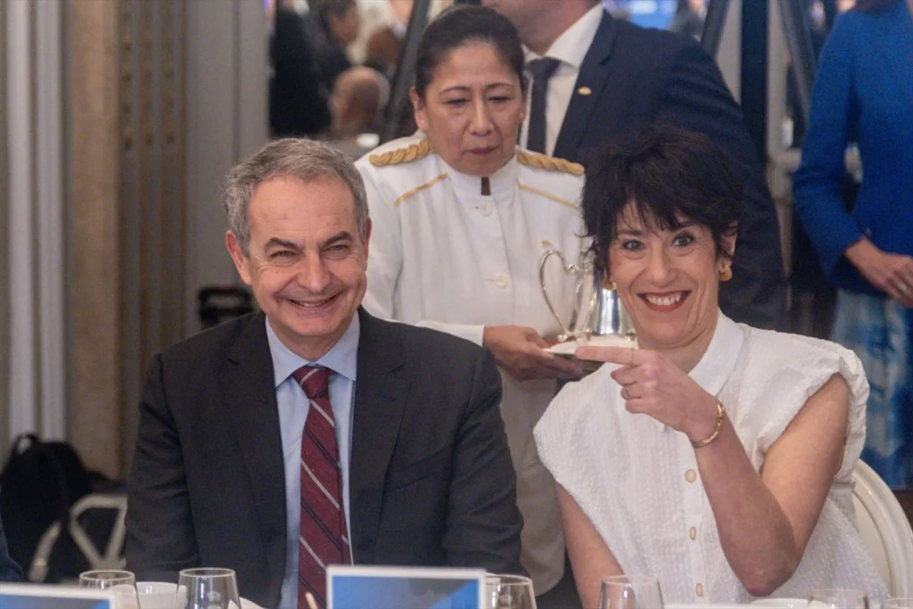 Un desaparecido Zapatero renace en Madrid para defender a Pedro Sánchez 1 Moncloa EuropaPress 7339218 ministra inclusion seguridad social migraciones elma saiz expresidente Moncloa