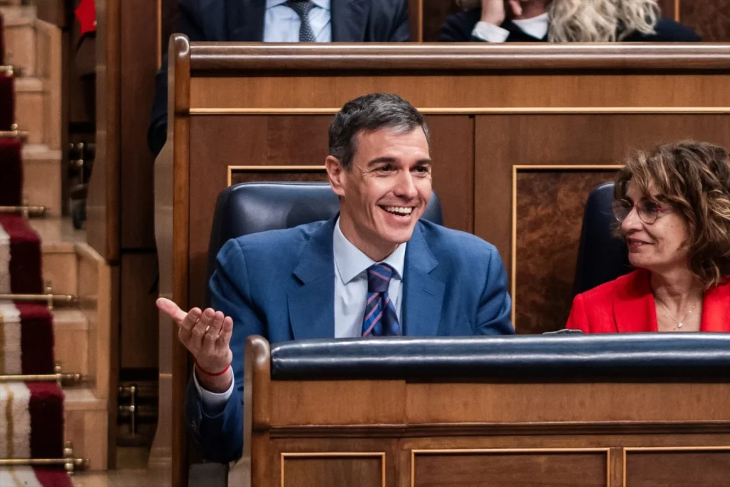 Feijóo cambia el paso y muestra su cara más radical ante el "pacifista de pacotilla" 2 Moncloa EuropaPress 7394725 presidente gobierno pedro sanchez sesion control gobierno congreso 25 marzo Moncloa