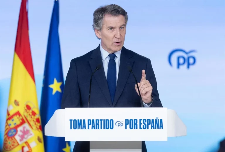Feijóo y el PP registran una ley para endurecer los beneficios penitenciarios a exmiembros de ETA y dar voz a las víctimas