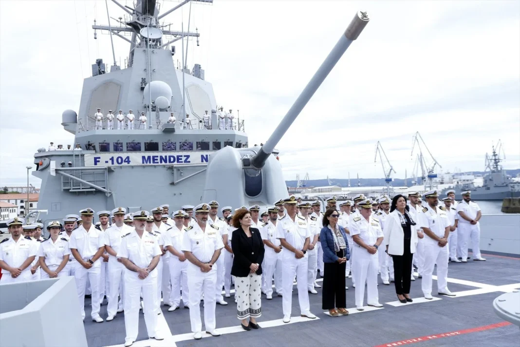 La ministra de Defensa en funciones, Margarita Robles, visita la fragata ‘Méndez Núñez’ La ministra de Defensa, Margarita Robles, visita la fragata ‘Méndez Núñez’ (Fuente: Agencias)