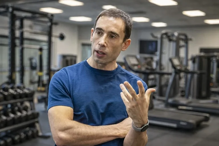 El cambio de 15 minutos que propone Fitness Revolucionario para que tu cuerpo queme grasa de forma automática mientras trabajas