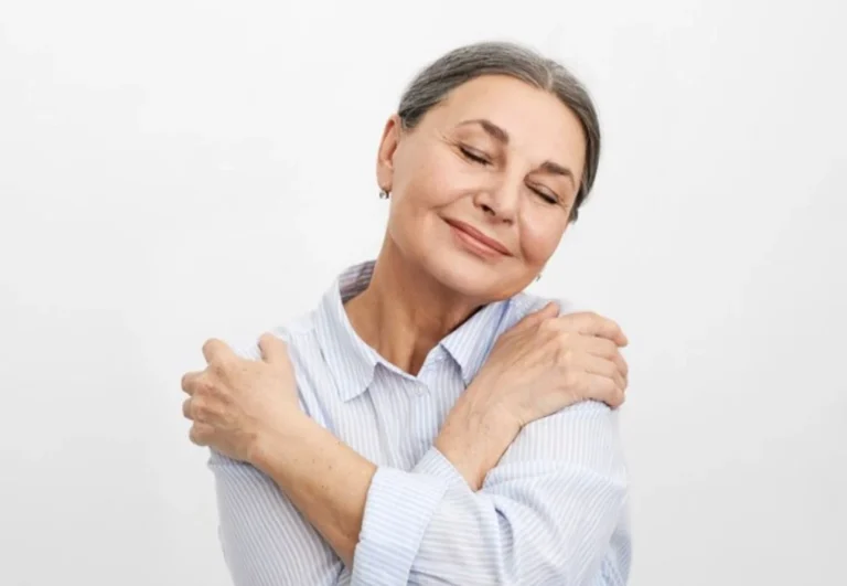 La terapia que está ayudando a muchas mujeres a sobrellevar mejor la menopausia