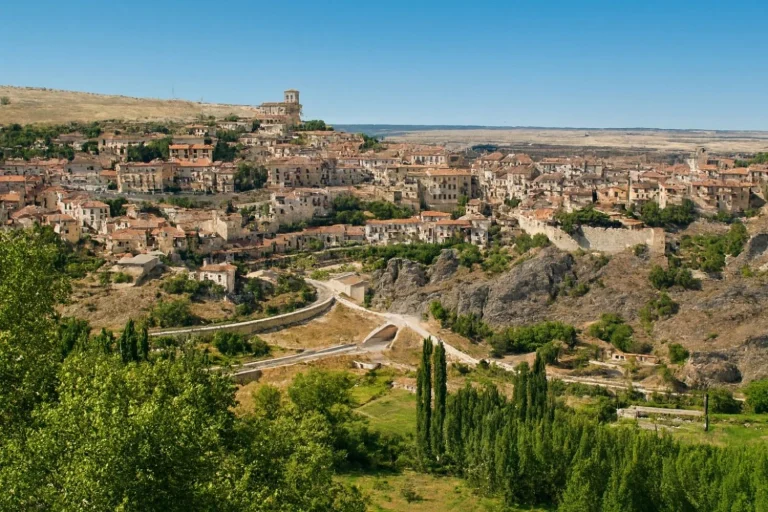 Plan gratis a una hora de Madrid: El pueblo medieval mejor murado para este domingo