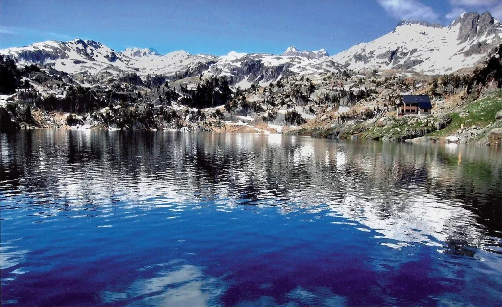 Valle de Arán, montañas y cielos limpios en pleno Pirineo