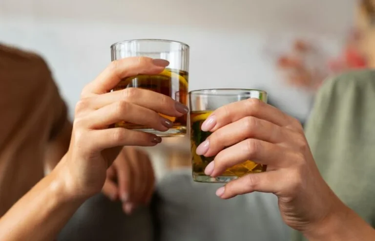 Las 3 consecuencias del alcohol en el cuerpo que la ciencia está estudiando